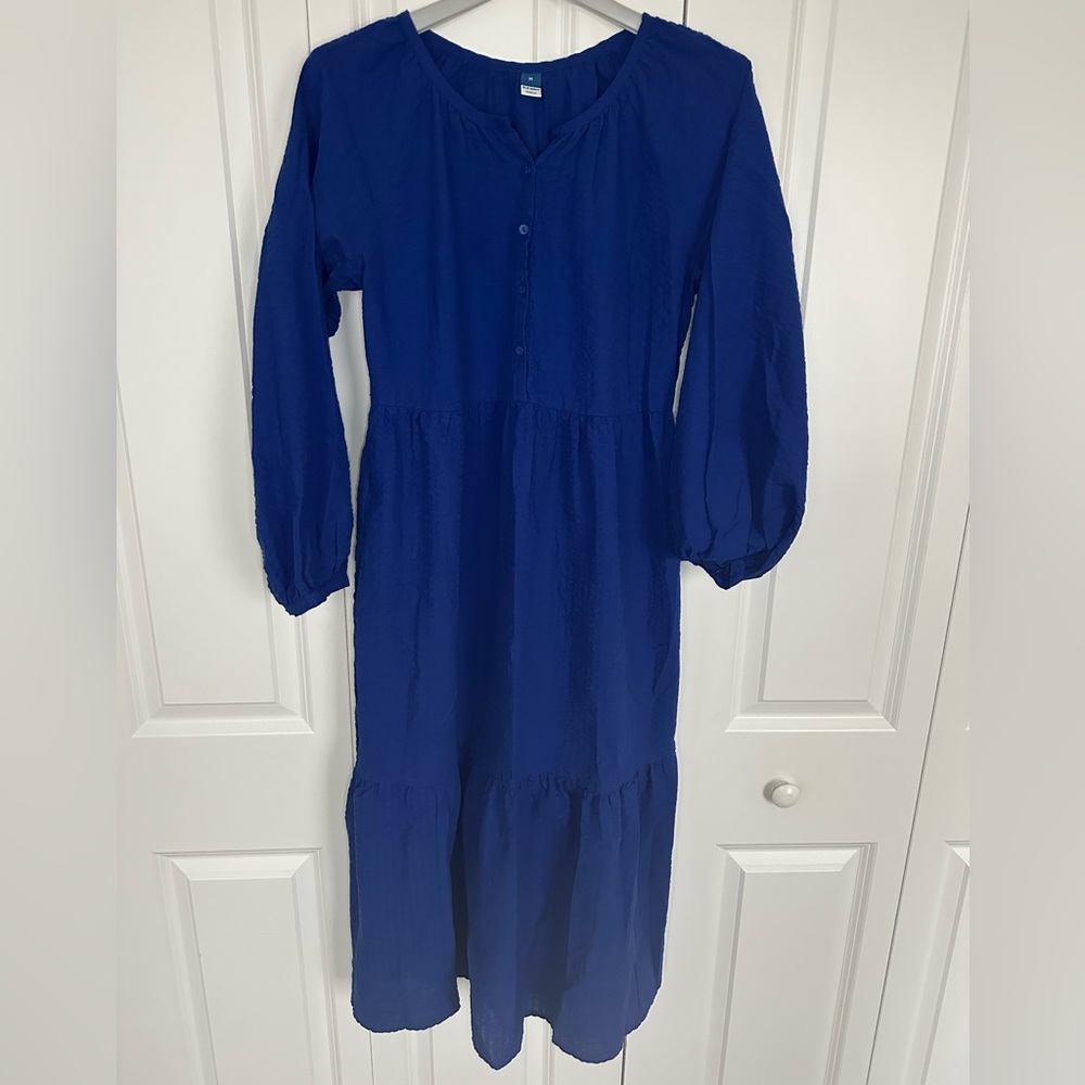 Long-Sleeve Seersucker All-Day Midi Swing Dress